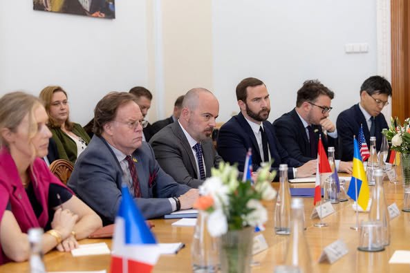 G7 representatives at a meeting with Ruslan Kravchenko and Vasyl Malyuk