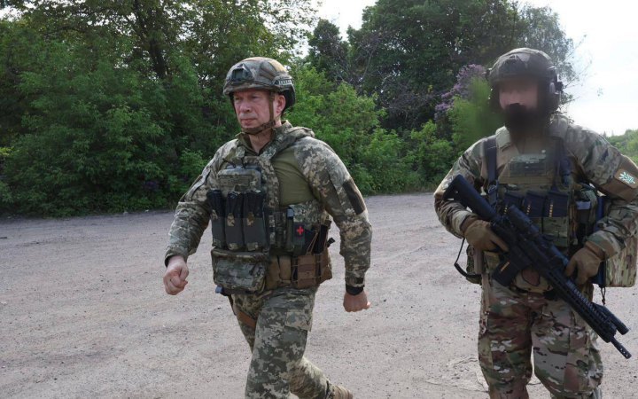 Ukrainian forces close to tactically encircling Bakhmut - Syrskyy