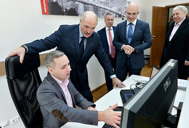Alyaksandr Lukashenka on a visit to businessman Viktar Prakapenya's IT company, 13 March 2017