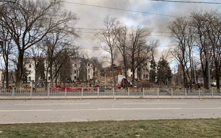 Russian aircraft shelling the city was shot down over Mariupol