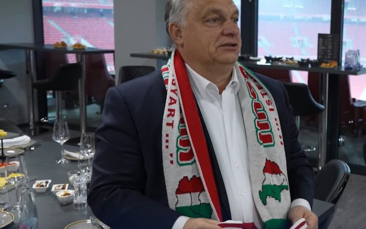 Ukraine's Foreign Ministry summons ambassador over Orban's "Greater Hungary" scarf with Ukrainian territories