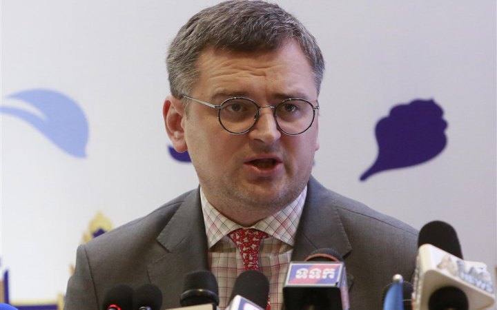 Ukrainian foreign minister asks EU to expand military aid