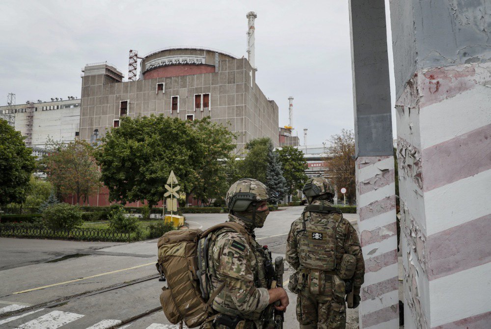 Russian military on the territory of the occupied Zaporizhzhya NPP.