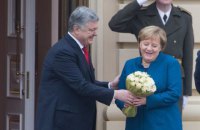 Merkel vows more money for projects in support of Ukraine
