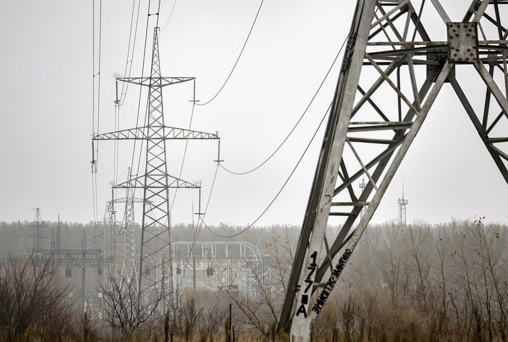 Transmission towers after the Russian shelling of Kharkiv, 8 November, 2025.