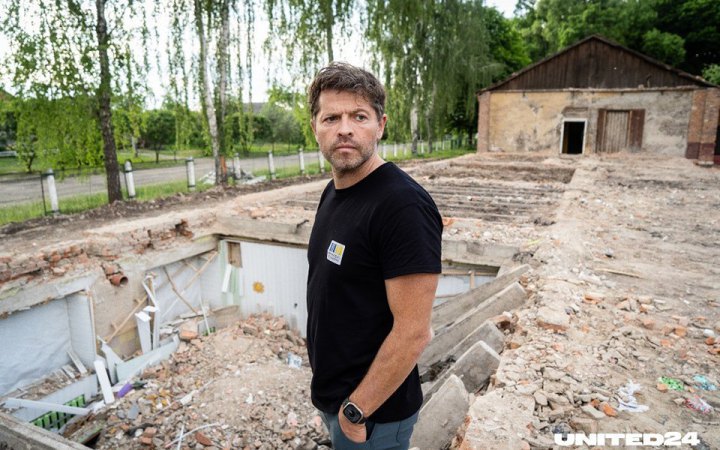 Actor Misha Collins visits Sumy Region, aims to raise $450,000 for demining vehicle