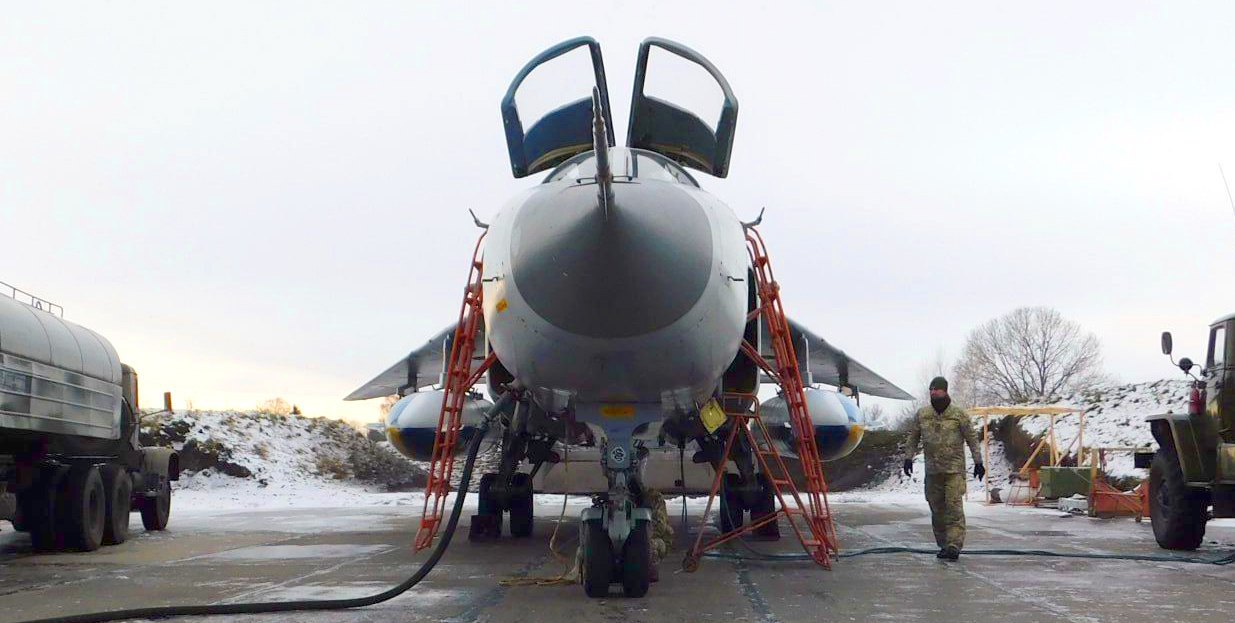 Su-27 fighter jet being prepared for combat sortie