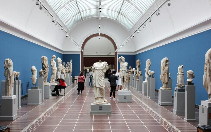 Ukraine sanctions leaders of top Russian museums over stolen Ukrainian art
