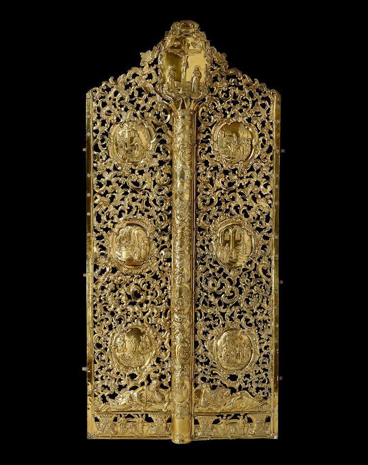 A pair of gates from the Kyiv-Pechersk Lavra, made by Oleksiy Ishchenko, silver with gilding and iron, circa 1784, Kyiv, Ukraine. Museum exhibit number: LOAN:GILBERT.97-2008.