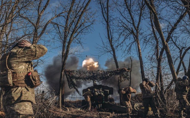 Ukrainian servicemen eliminate 870 Russian invaders, three tanks in one day