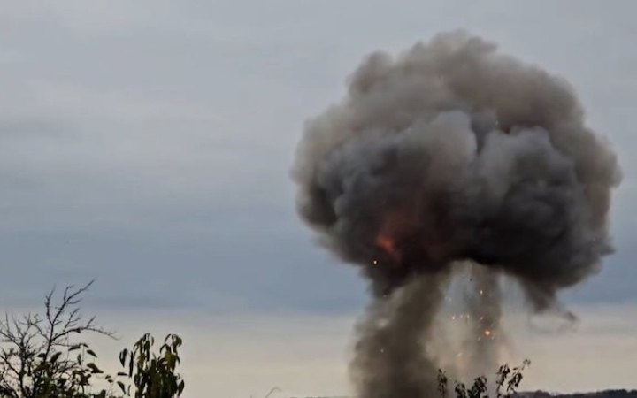 Russia launches massive attack on Novhorod-Siverskyy, casualties reported