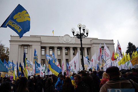 Poroshenko supported demands of rally for political reform