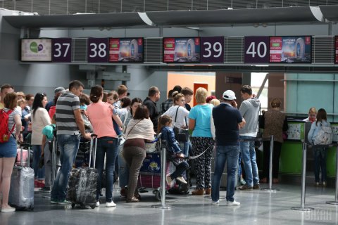 Ukrainians vote for Kyiv's international airport to be renamed after hetman