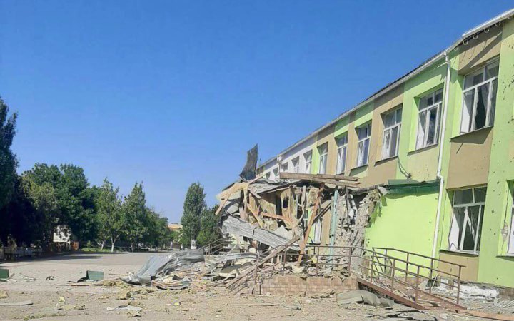 Russians strike at school in Kherson Region