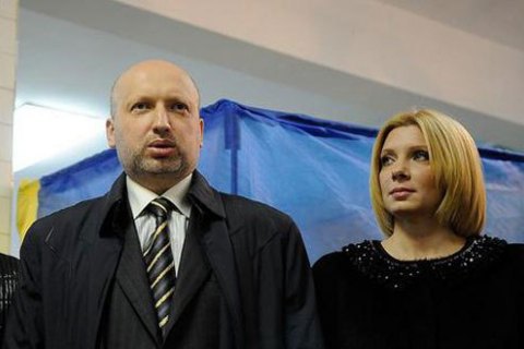 Ukrainian security supremo's wife survives knife attack
