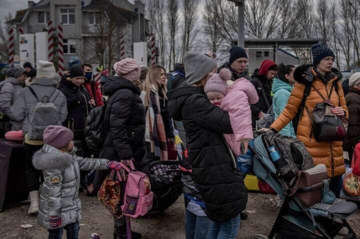 Ruscists set up 'filtration camp' for Ukrainians near Estonian border