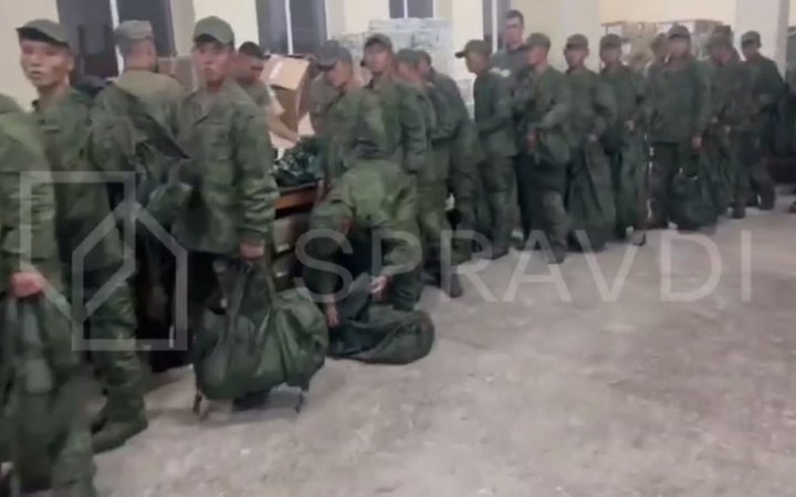 StratCom shows video of North Korean soldiers receiving Russian equipment at one of Russia's training grounds 