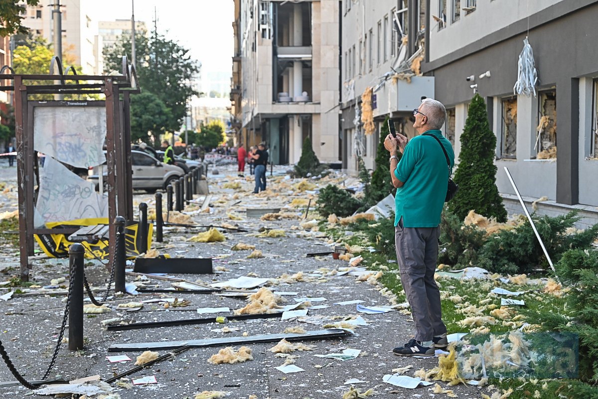 Consequences of the Russian strike in the Shevchenkivskyy district.