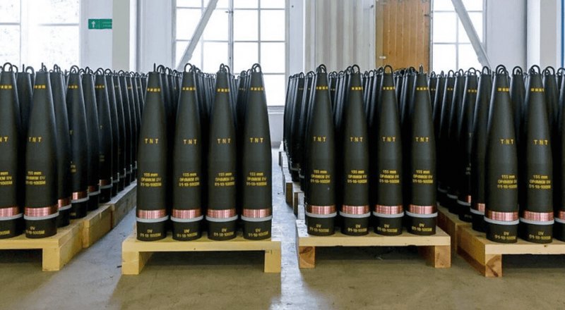  Artillery shells of 155 mm calibre