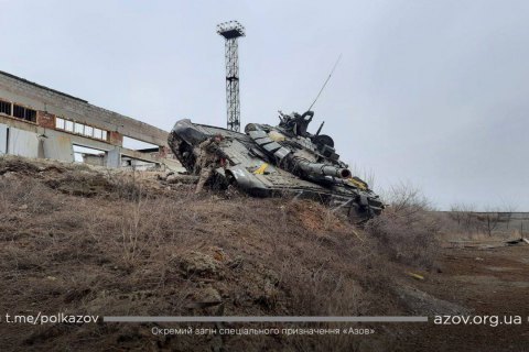 Azov regiment destroyed tank and 2 armored personnel carriers of Russian occupiers in Mariupol