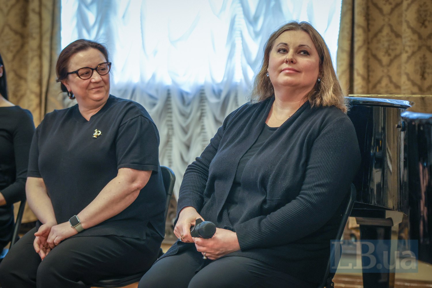Yuliya Vahanova, general director of the Khanenko Museum, and Lyudmyla Monastyrska, opera singer, People's Artist of Ukraine (right)