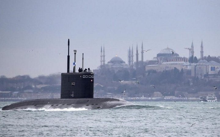 Russia uses submarines against Ukraine - The Times