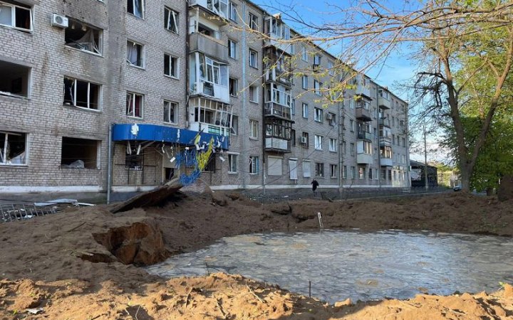 Russians hit centre of Slovyansk with missile 