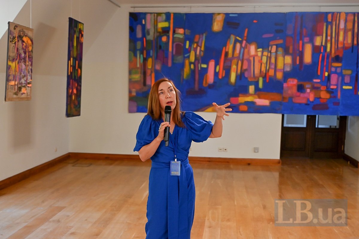 Olha Morozova during the presentation