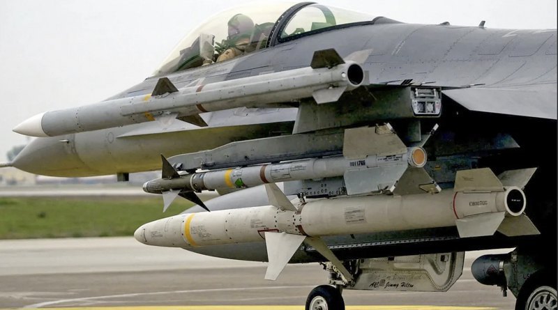 F-16 fighter, charged AIM-120, AIM-9M Sidewinder and high-speed anti-radar AGM-88.