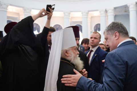 Poroshenko meets UOC MP archbishop in support of autocephaly