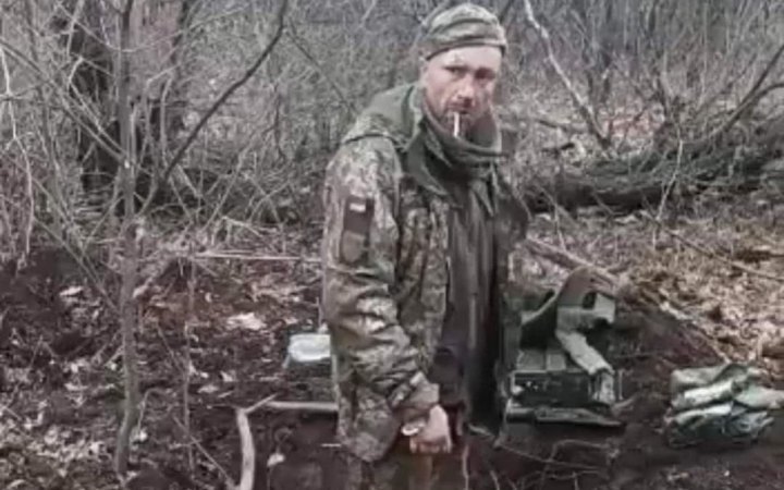 Russians shoot unarmed Ukrainian soldier on camera