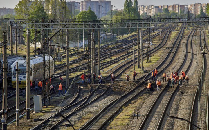 British intelligence says Russia building new railway line to Mariupol