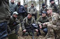 Pentagon offers plan to arm Ukraine