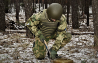 Engineers mine ways of potential Russian assault in Kyiv Region