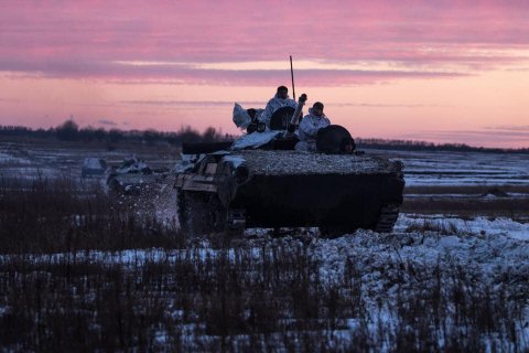 Ukrainian army shows Russian military hardware on fire
