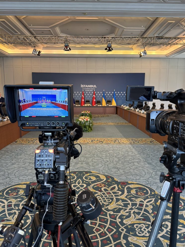 Hall of negotiations