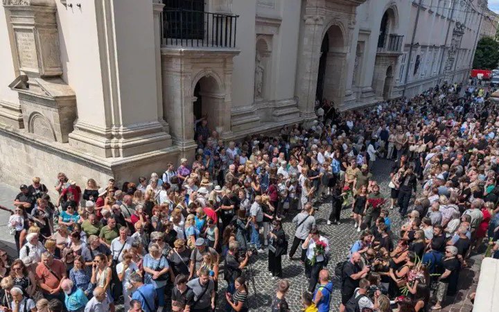 Iryna Farion is buried in Lviv, thousands of people came to say goodbye 