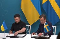 Ukraine signs security agreement with Sweden