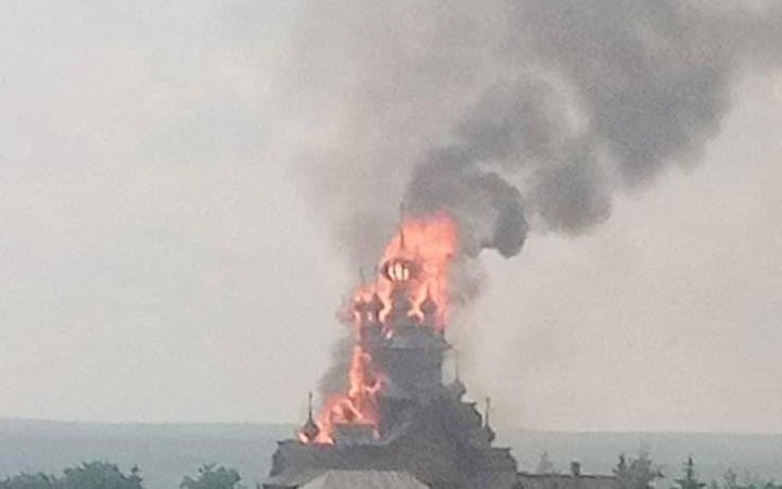 The historic All Saints Hermitage of the Svyatogorsk Lavra caught fire from enemy shelling 