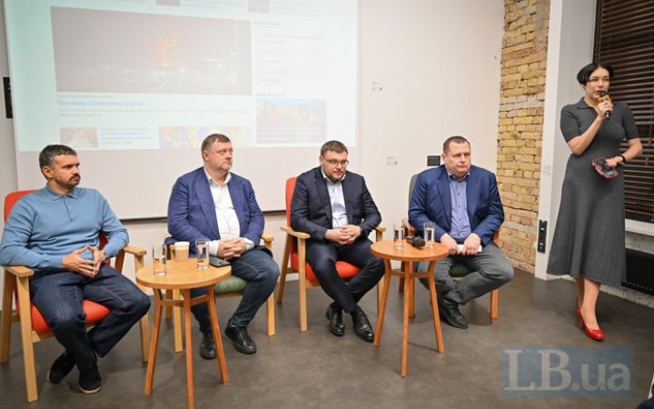 'New Country' sums up the year: political crisis, anti-corruption gains, regional challenges