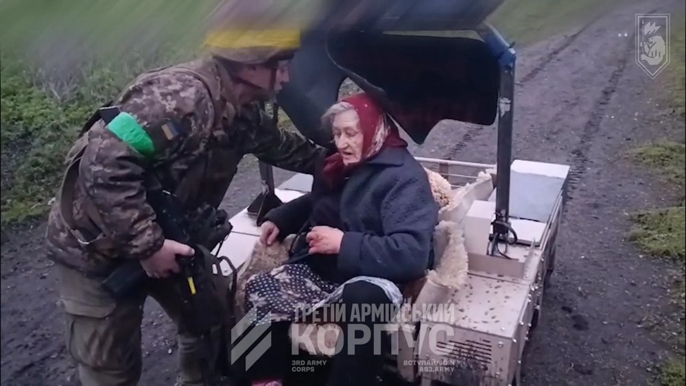 Evacuation of an elderly woman with the help of a UGV in Lyman area.