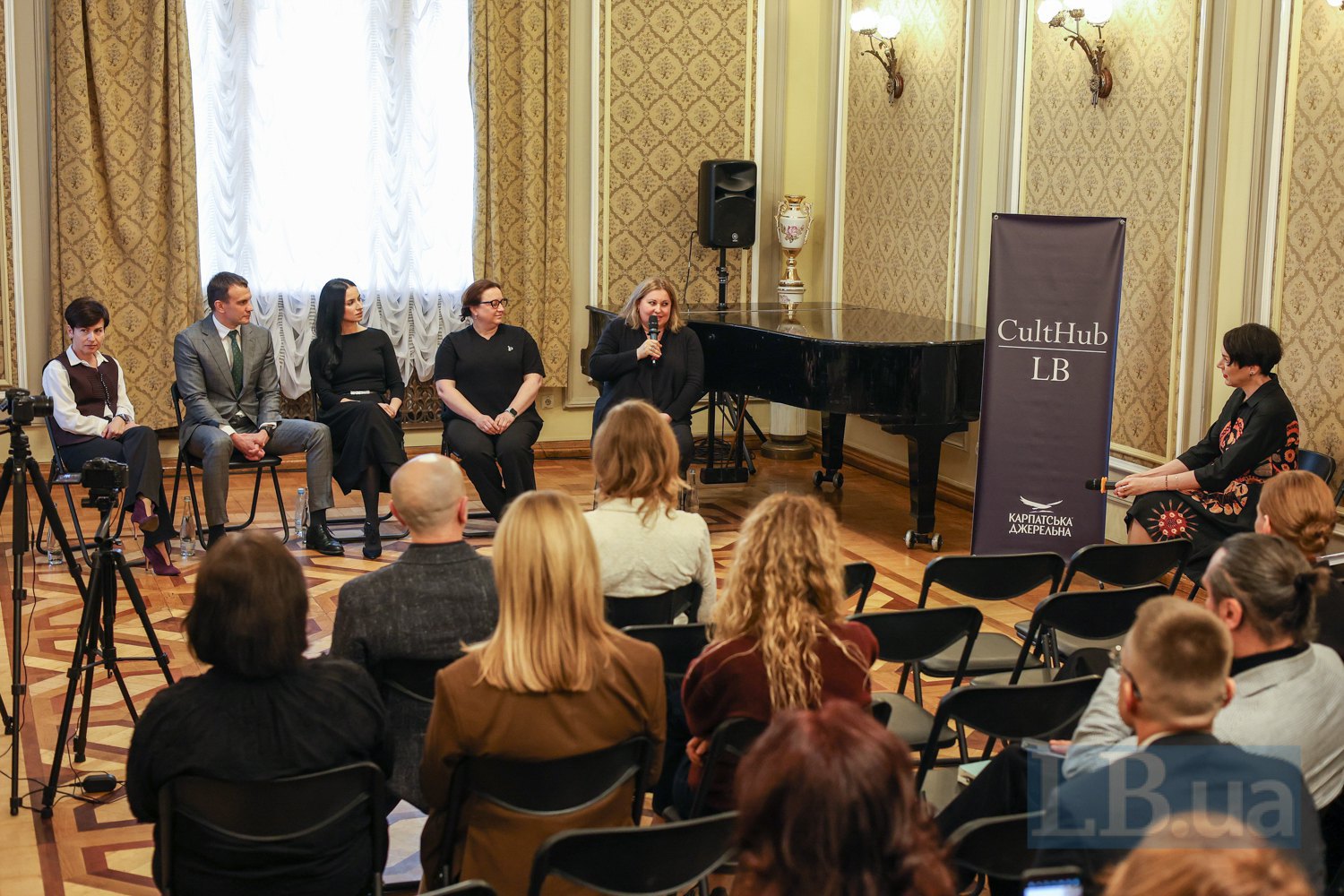 Deputy Head of the Office of the President Olena Kovalska, project partner Serhiy Ustenko, prima ballerina of the Taras Shevchenko National Academic Opera and Ballet Theatre Nataliya Matsak, Director General of the Khanenko Museum Yuliya Vahanova, and opera singer Lyudmyla Monastyrska