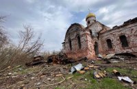 They used the church as an ammunition depot and shelled Chernihiv from there: details of the Russian occupation of Lukashivka