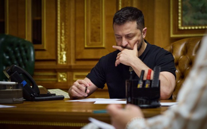 Zelenskyy signs law on additional temporary taxation of banks