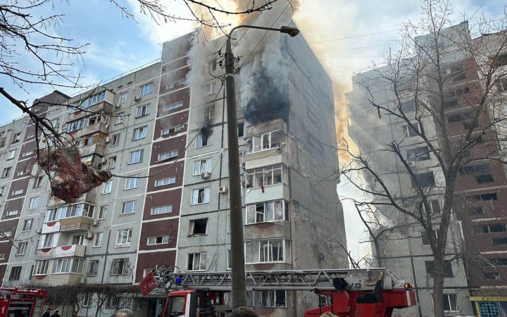 Russia shells Zaporizhzhya, missile hits multi-storey building
