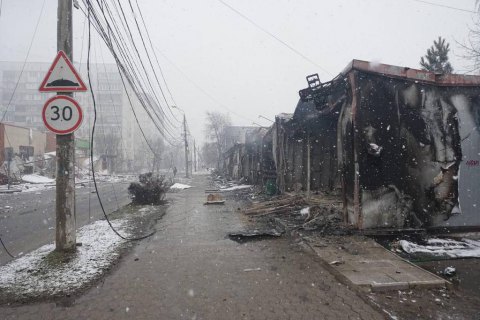 In Mariupol, people have not been able to contact relatives for three days; there is no heating, electricity, and water