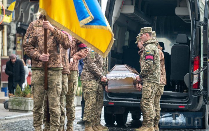 Command keeps Ukrainian army losses confidential but on record – president