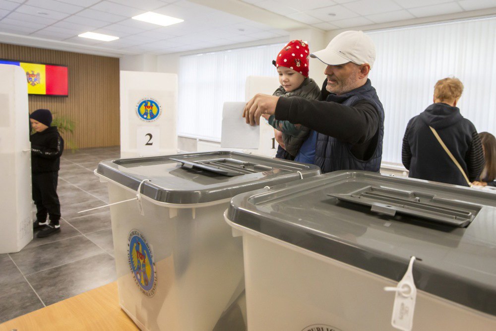 Voting at a polling station in Chisinau, Moldova, 28 September 2025