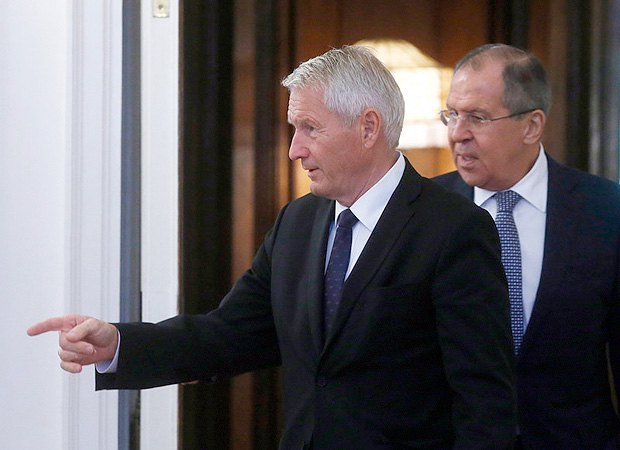 The secretary-general of the Council of Europe, Torbjorn Jagland (left), and Russian Foreign Minister
Sergei Lavrov during a meeting in Moscow, 20 October 2017