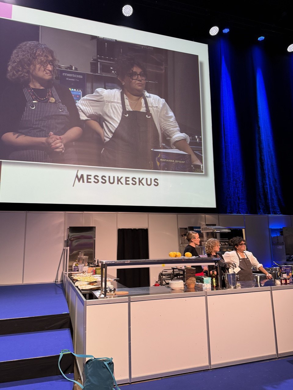  Marianna Dushar and Lola Landa prepare Halychyna delicacies as part of the Ukrainian programme at the Helsinki Book Fair